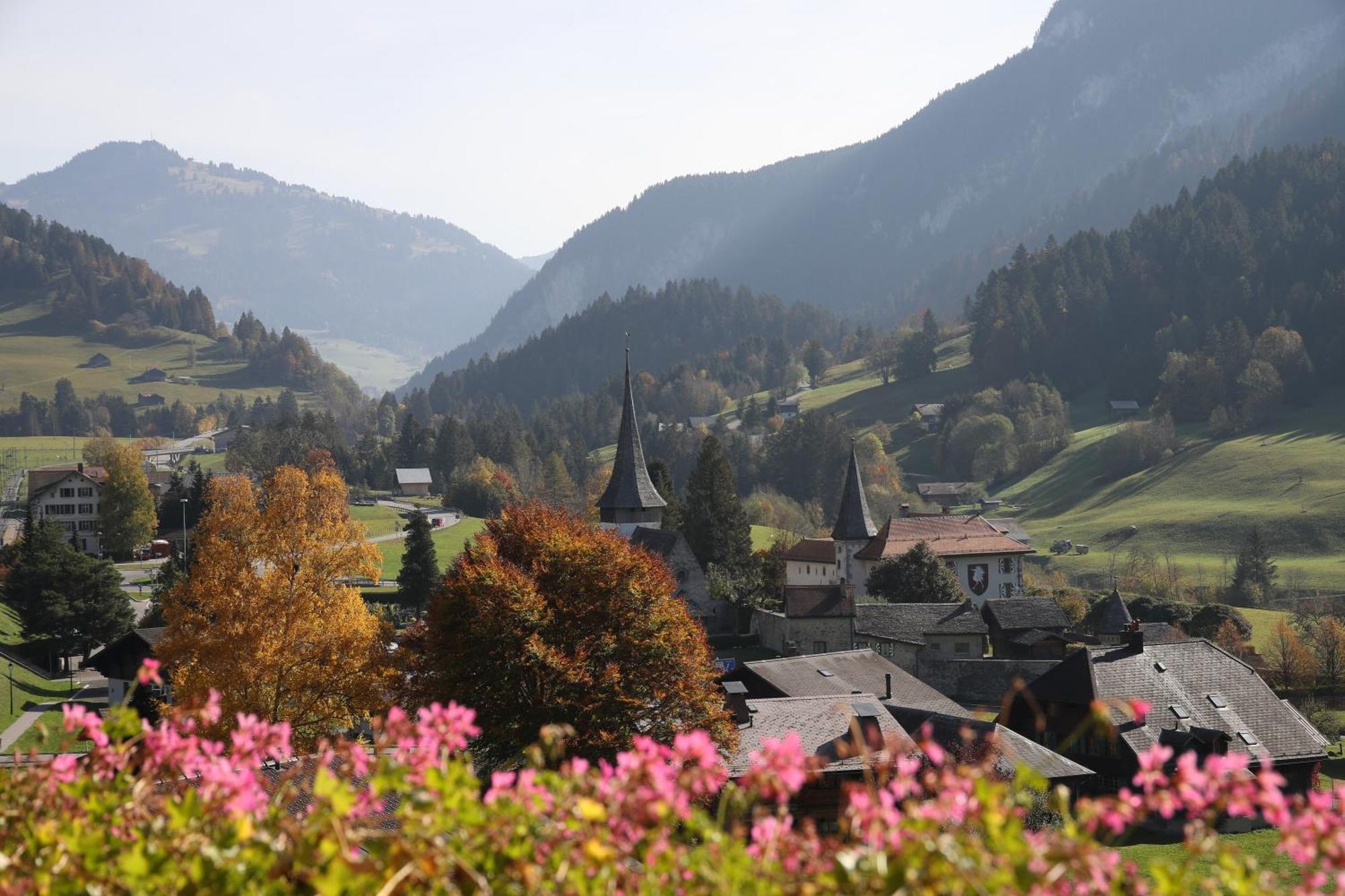 Hotel De Rougemont & Spa Gstaad Exterior photo