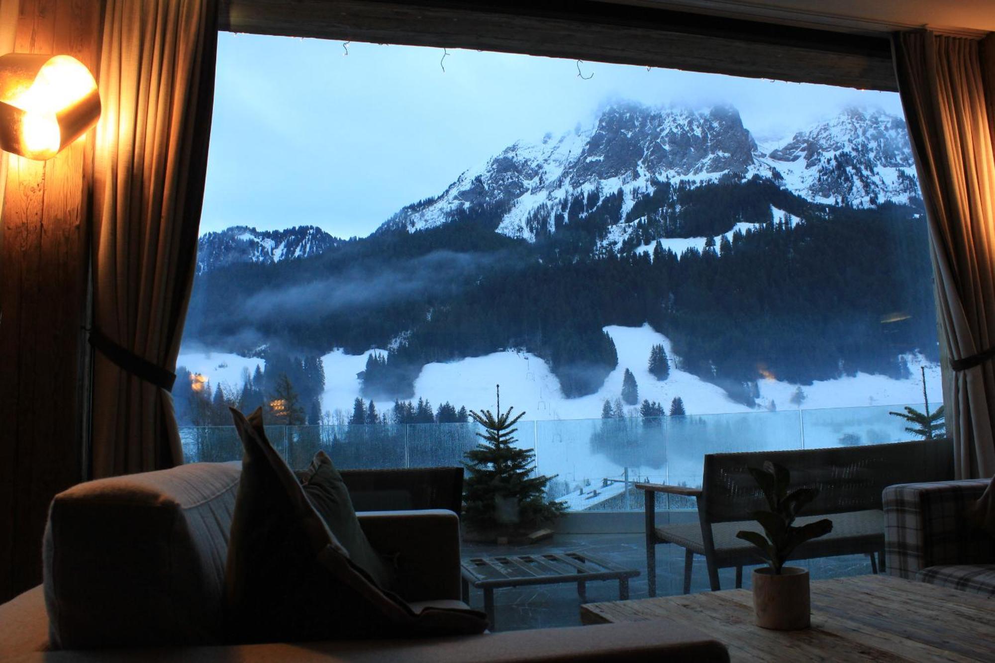 Hotel De Rougemont & Spa Gstaad Exterior photo