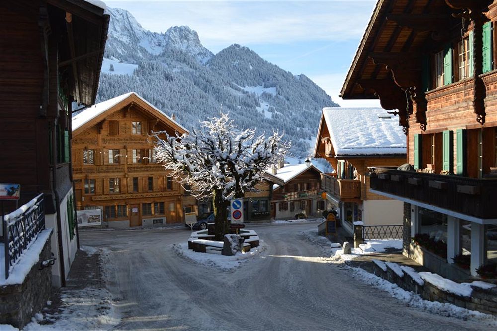 Hotel De Rougemont & Spa Gstaad Exterior photo